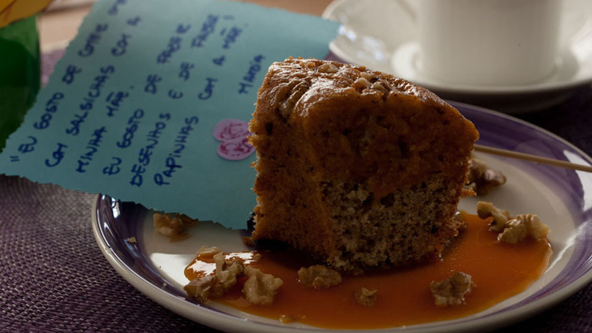 BOLO DE NOZ