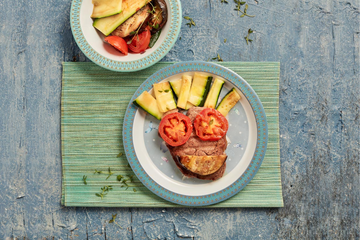 Bife de vitela com legumes grelhados