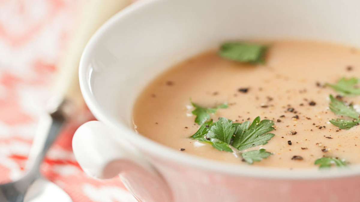 SOPA FRIA DE MELOA E TOMATE