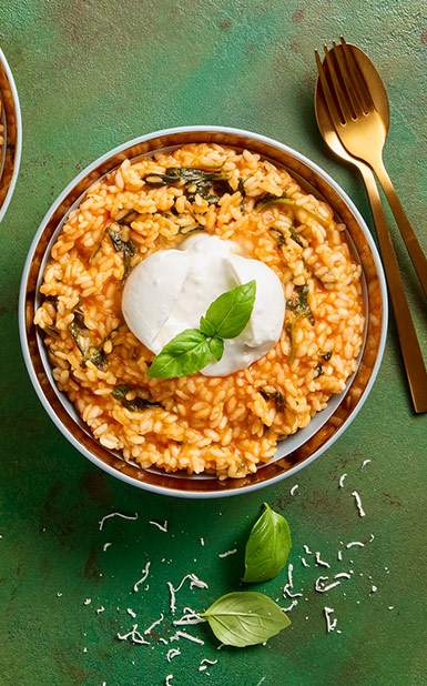 Risotto de creme de tomate e espinafres