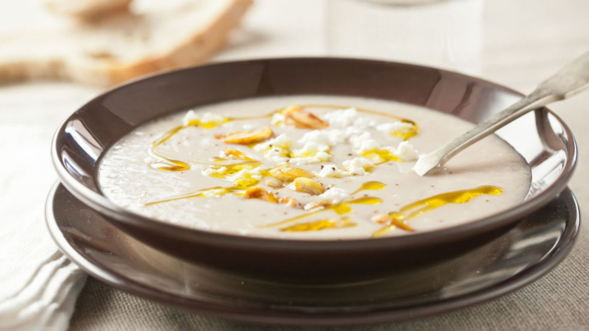 CREME DE CASTANHAS COM SALADA DE REQUEIJÃO