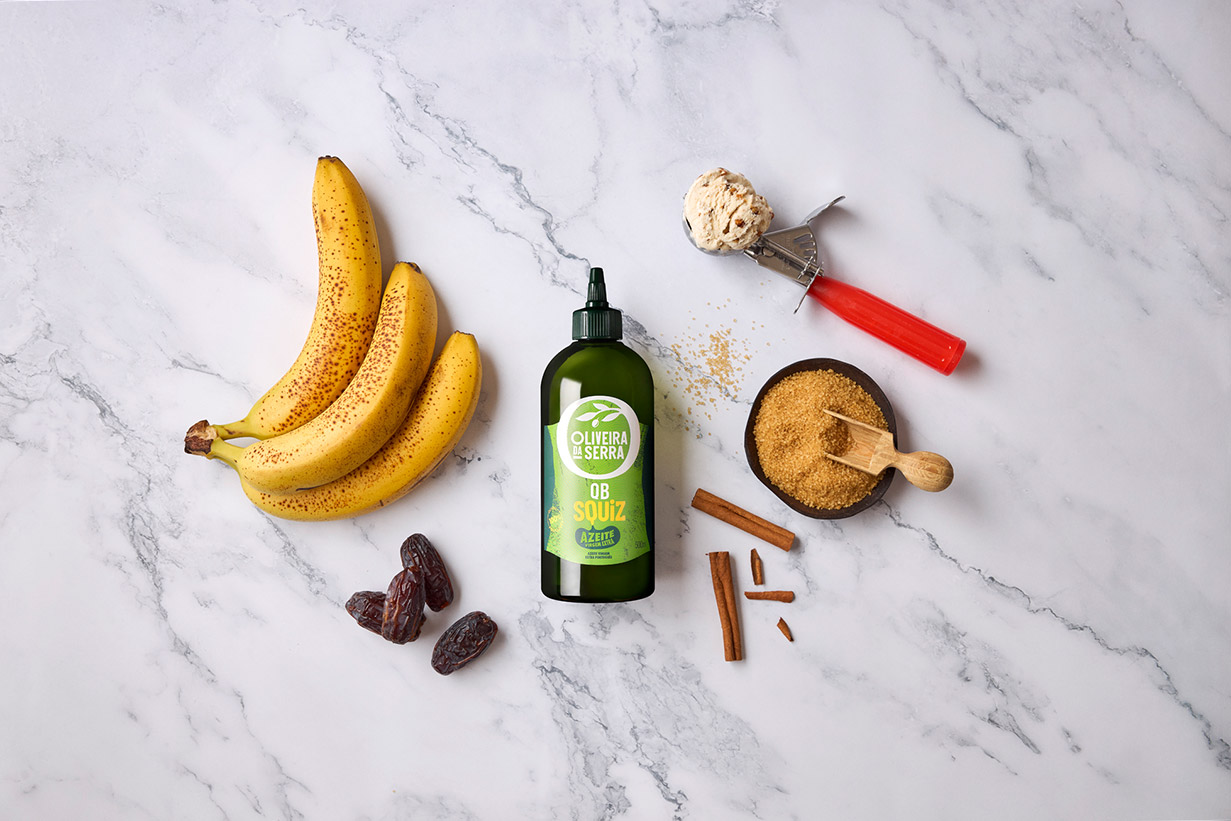 Gelado com banana caramelizada e azeite