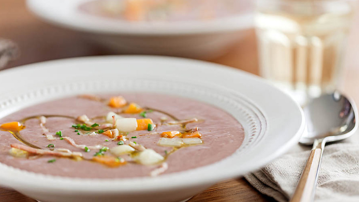 SOPA DE FEIJÃO VERMELHO COM LEGUMES E CEBOLINHO