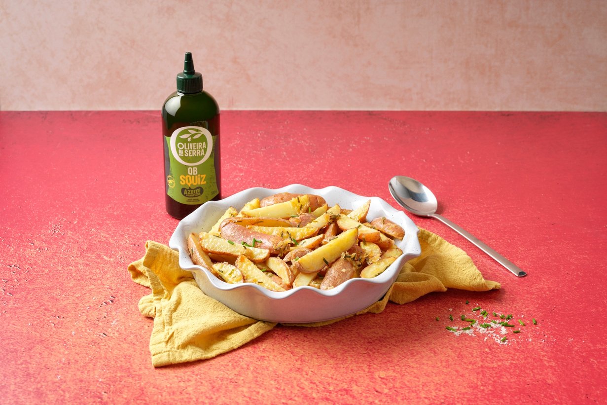 Batatas no forno com parmesão e cebolinho