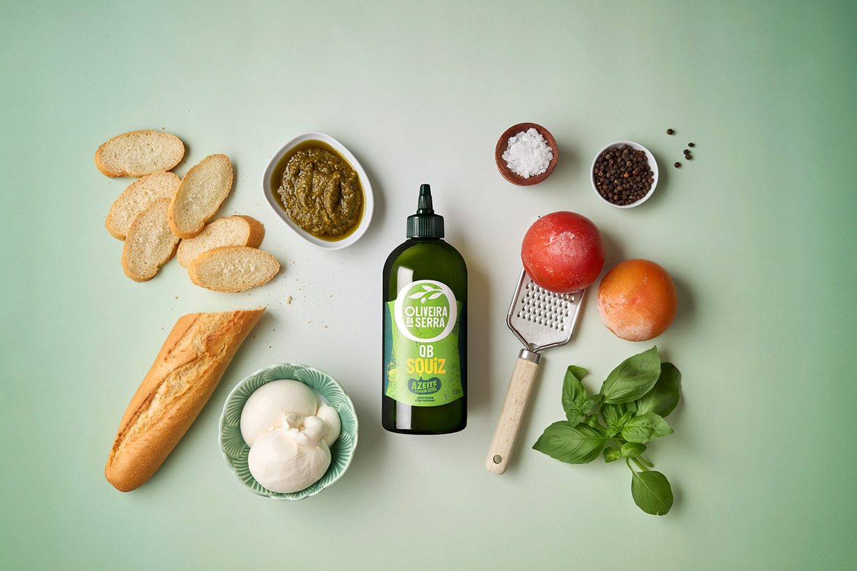 Burrata com tomate congelado e pesto