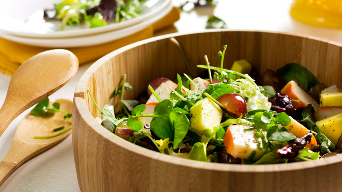 SALADA DE LAGOSTA COM UVAS E MANGAS