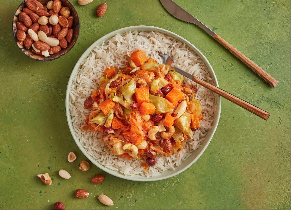 Salada Quente Com Talos de Brócolos, Abóbora e Frutos Secos