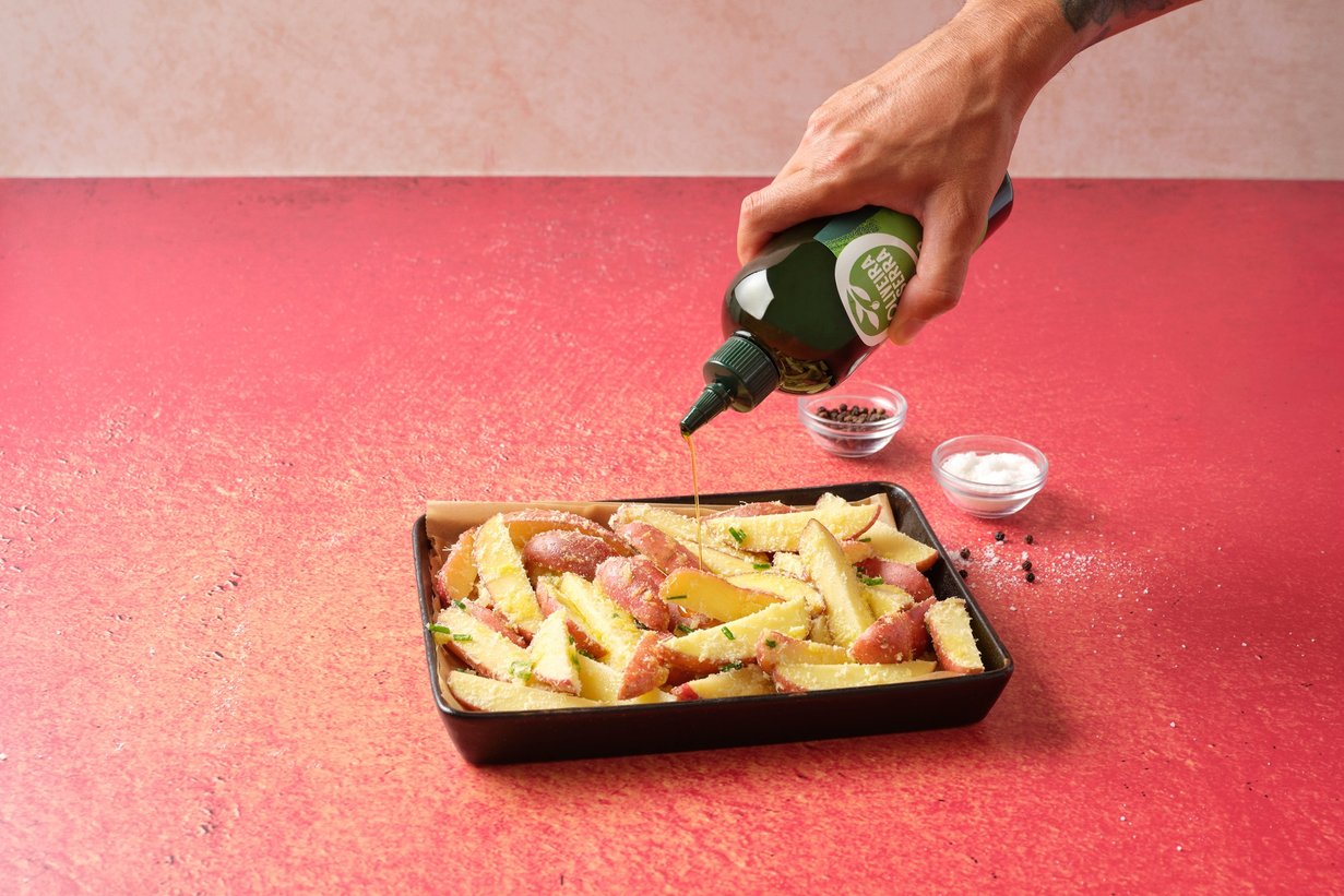 Batatas no forno com parmesão e cebolinho