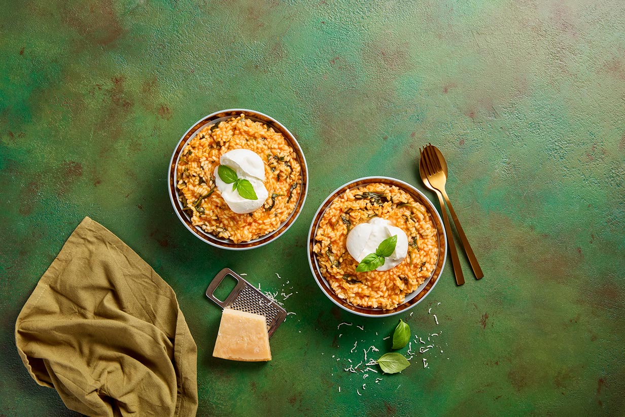 Risotto de creme de tomate e espinafres