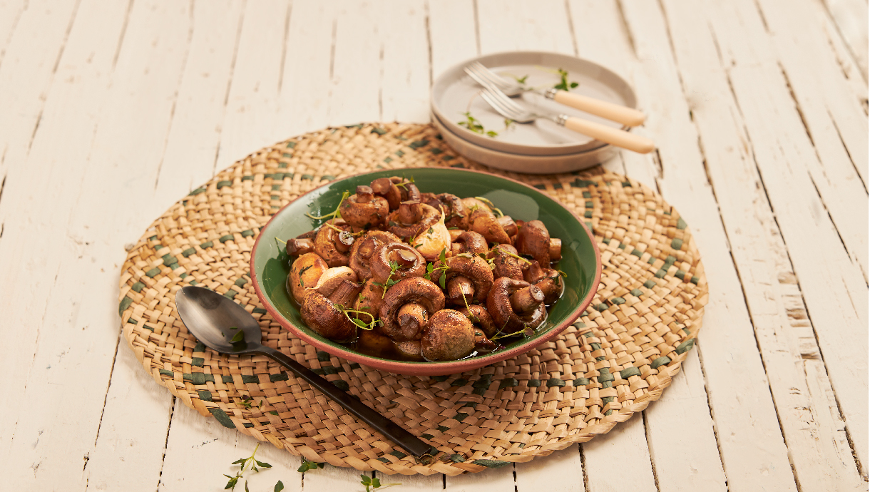 Salada de cogumelos com alhos e tomilho