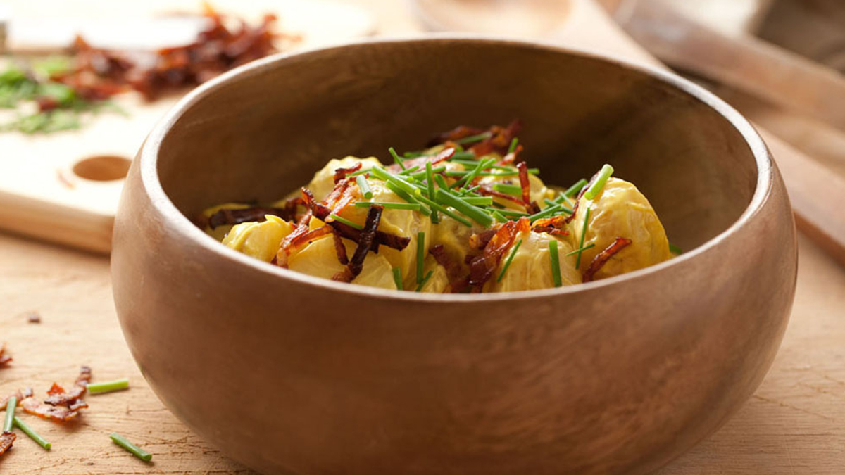 SALADA DE BATATA COM BACON E CARIL