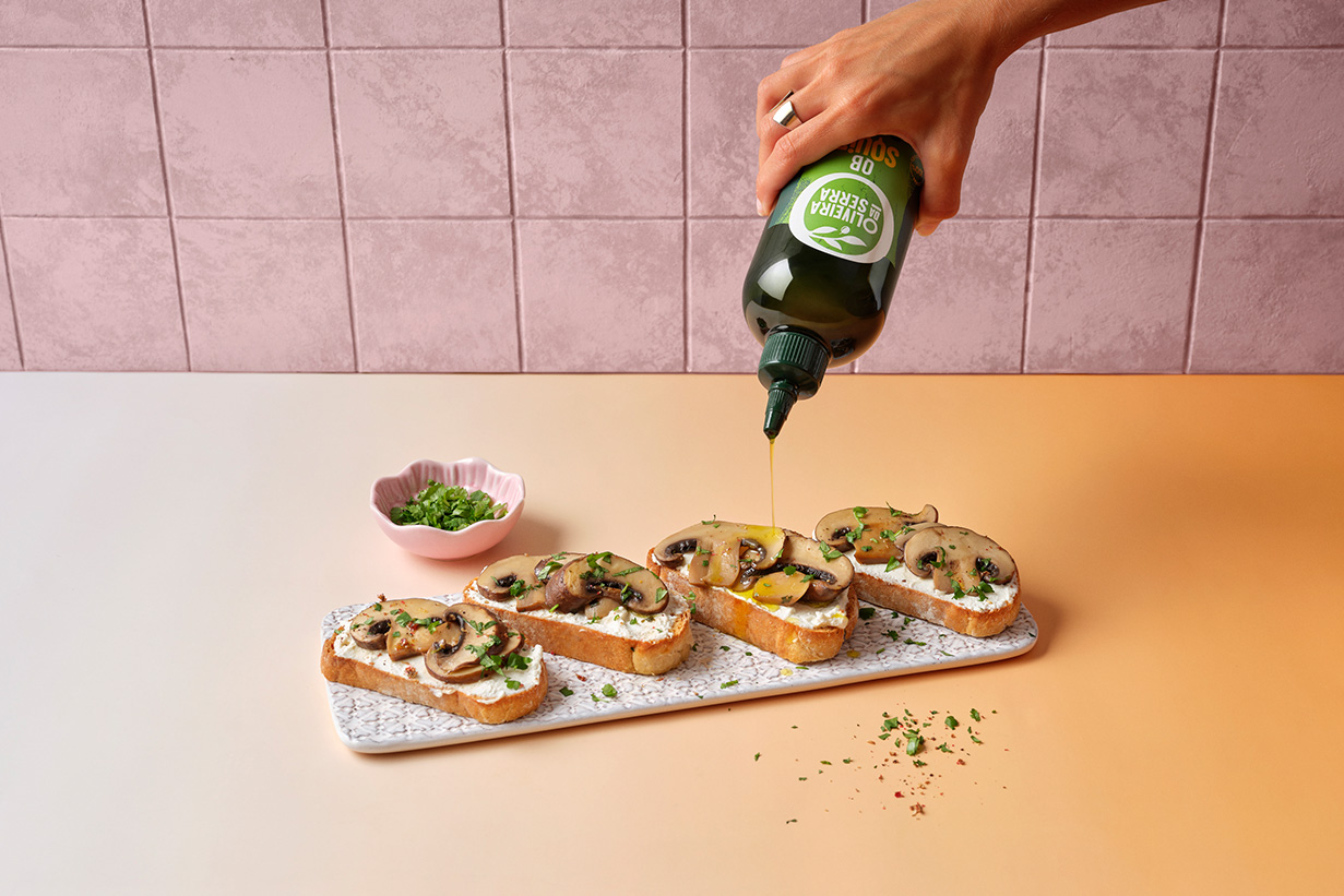 Tosta de cogumelos e ricotta