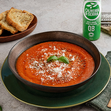 Sopa de tomate na air fryer