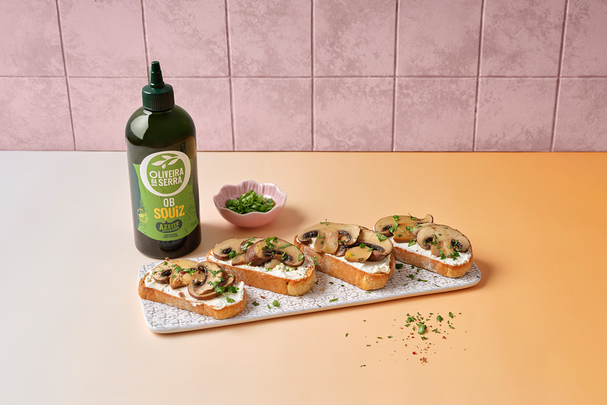 Tosta de cogumelos e ricotta