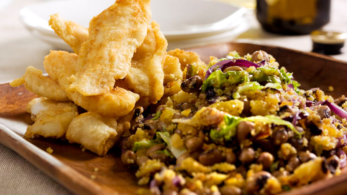 FILETES DE BACALHAU COM MIGAS DE FEIJÃO FRADE